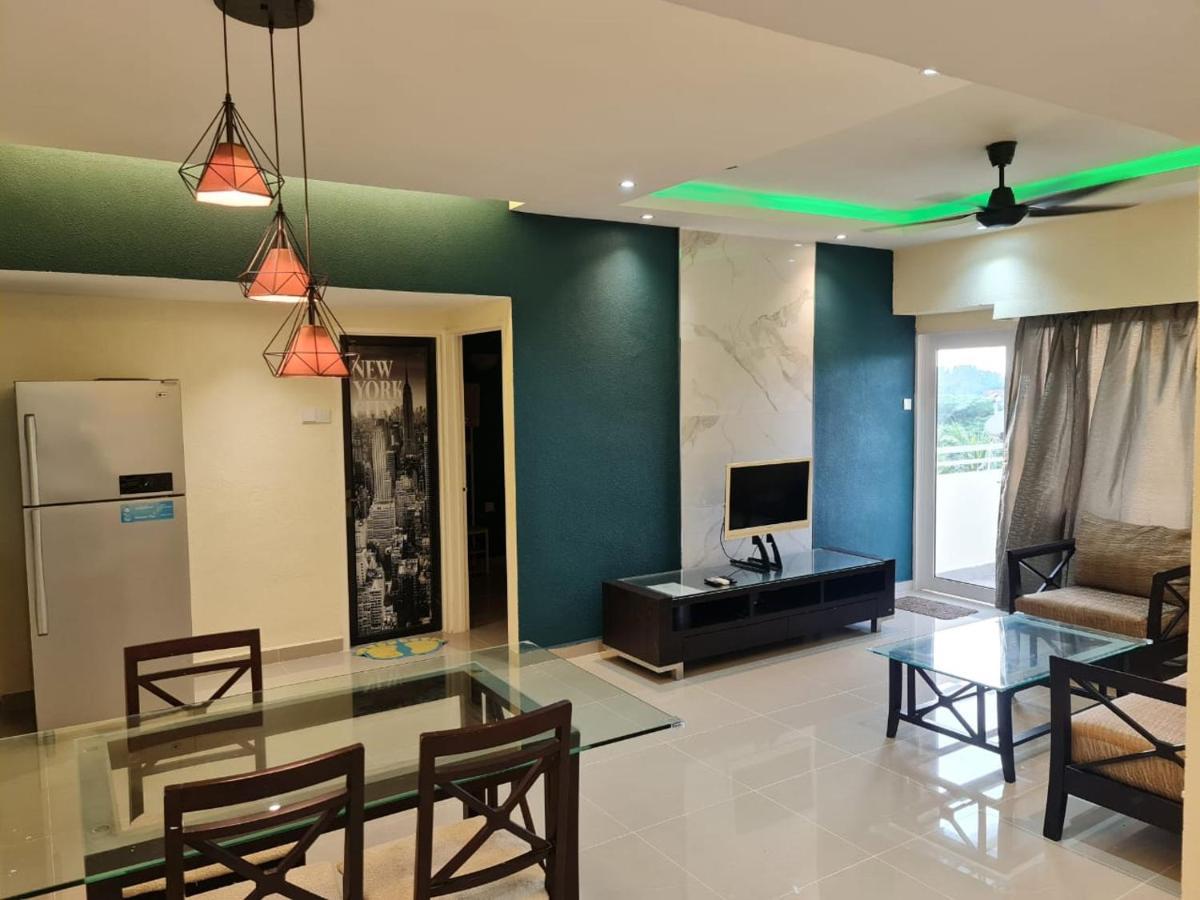 Sri Sayang Home Stay George Town Esterno foto